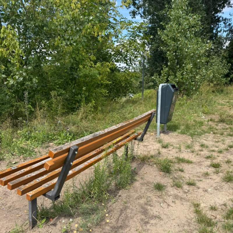 Neuer Mülleimer am Wuhlebecken